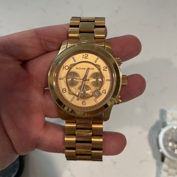 Accessories - Rose gold oversize Michael Kors watch